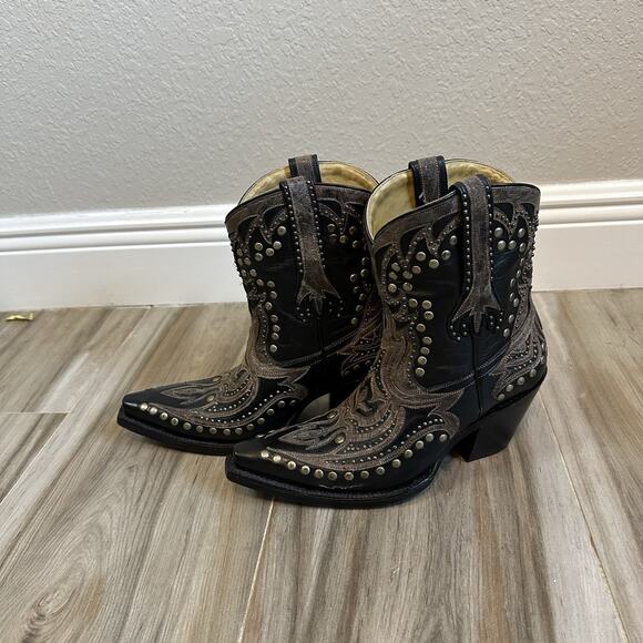 Corral Boots Black Short Top Inlay & Studs Cowboy SZ 7 Womans Western Distressed - Picture 1 of 10